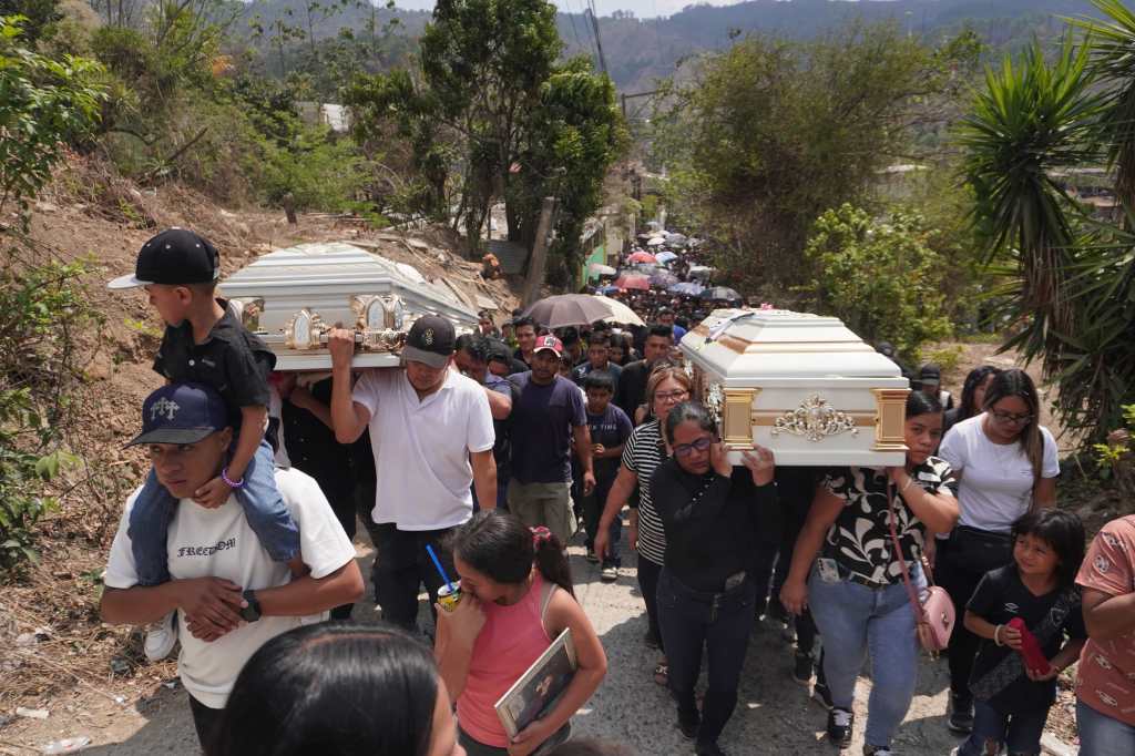 SEPELIO PAREJA ASESINADA CEVICHERÍA ZONA 6