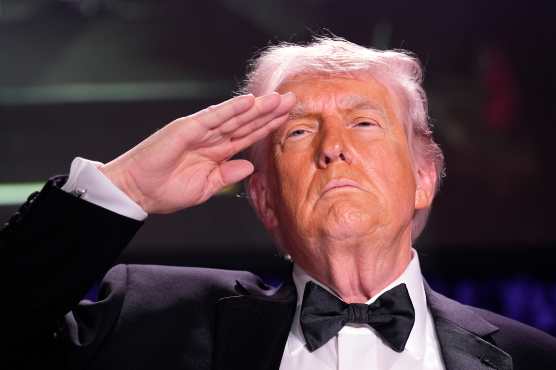 Washington (United States), 25/04/2026.- US President Donald Trump participates in the White House Correspondents' Association Dinner in Washington, DC, USA, 25 April 2026. EFE/EPA/Yuri Gripas / POOL