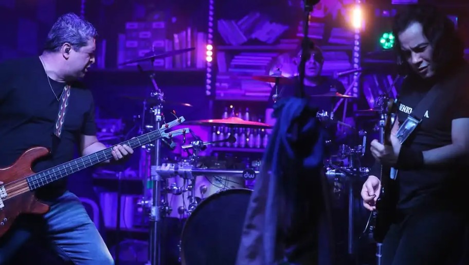 Rock nacional al aire libre: concierto de Viento en Contra en zona 7