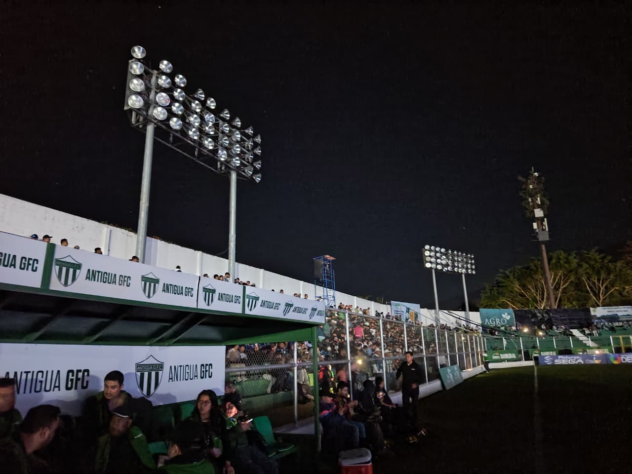 Antigua GFC vs. Municipal: partido postergado por incidentes eléctricos en el Estadio Pensativo
