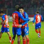 Yilton Díaz celebra junto a Harim Quezada uno de los goles en el triunfo del cuadro superchivo frente al conjunto de Achuapa.
(Foto: Prensa Libre: Xelajú MC).