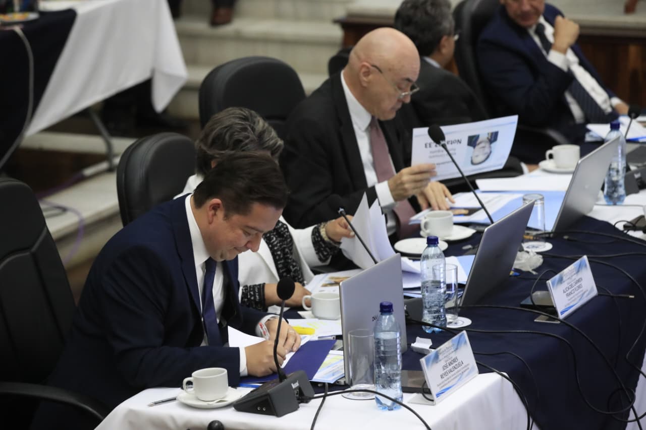 “Existe una diferencia entre el abogado y el juez”, Roberto Molina Barreto explica su voto para anular la nómina de fiscal general