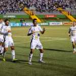 Omar Duarte celebra tras anotar el único gol del partido. (Foto Prensa Libre: Byron Rivera).
