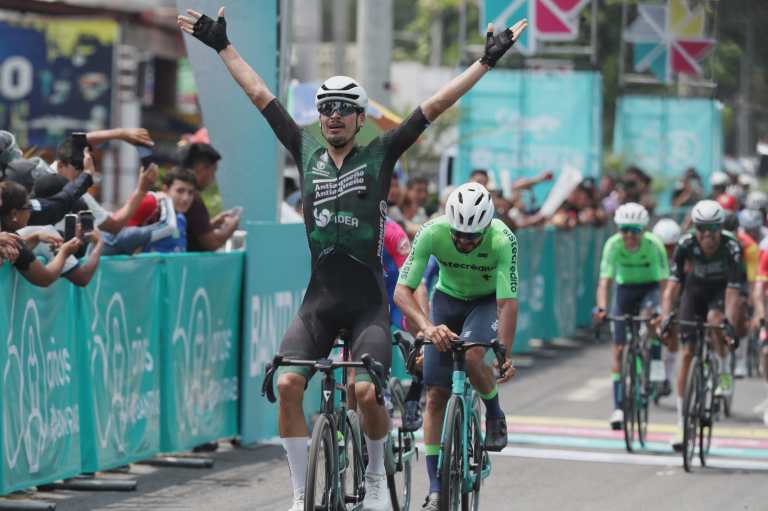 Kevin Castillo de Orgullo Paisa es el ganador de la primera etapa de la Vuelta Bantrab 2