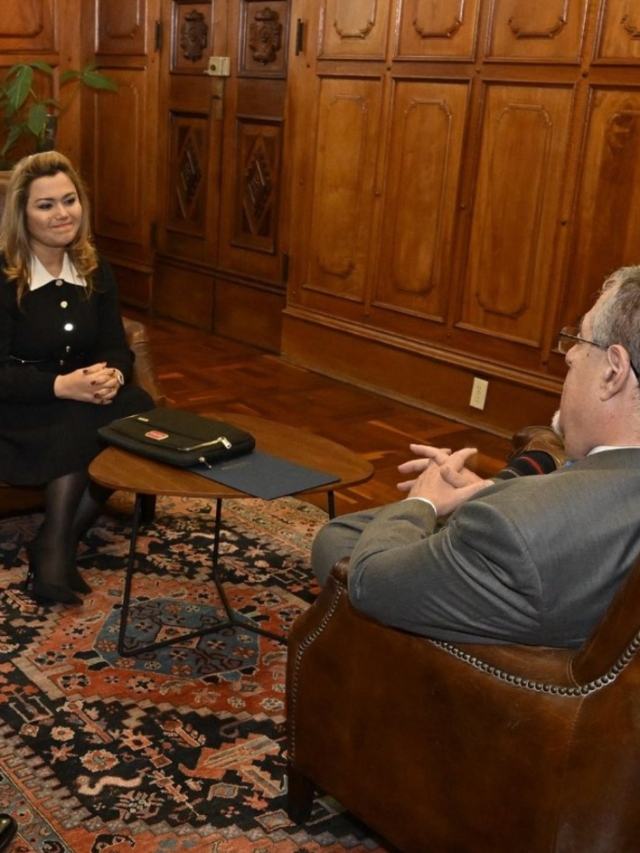 Arévalo inicia entrevistas a candidatos a fiscal general