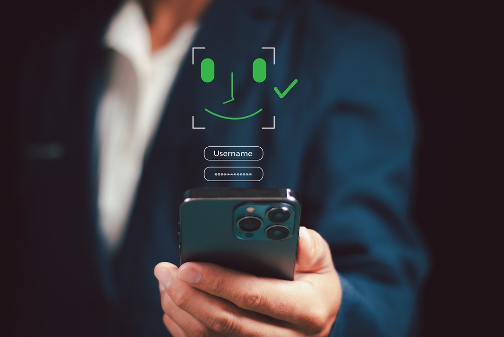 Mujeres en Petén denunciaron una estafa con víveres, tras entregar su DPI y fotografías, datos que fueron usados para gestionar créditos digitales sin su consentimiento. (Foto, Prensa Libre: ShutterStock).