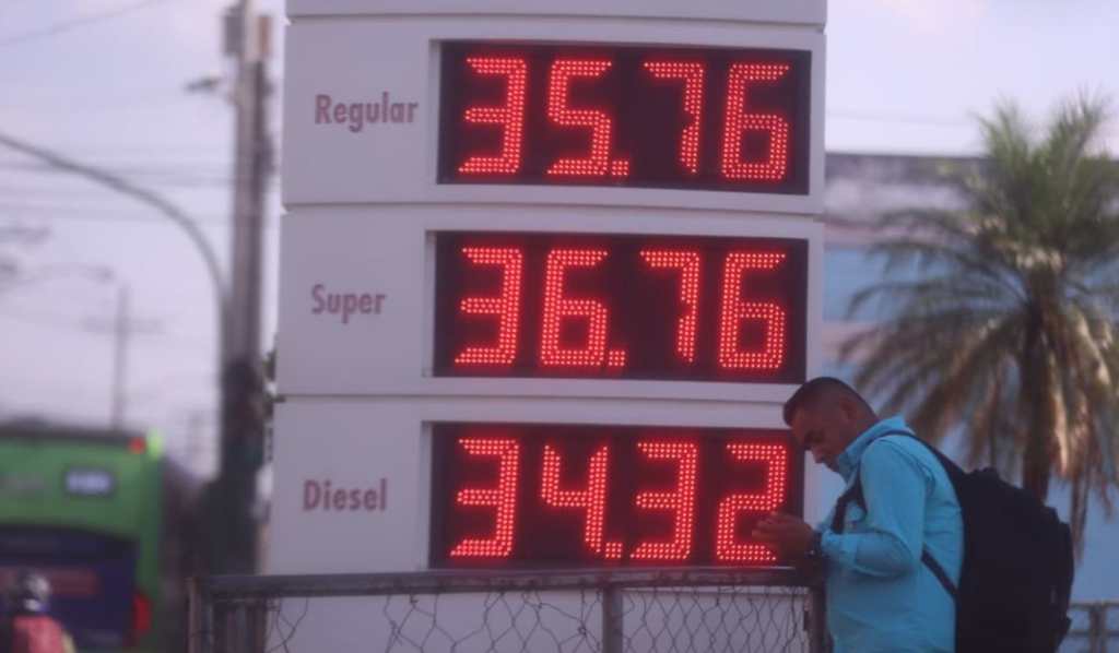 gasolinera Dispensadores de gasolinas diésel 2 con subsidio 28042026 Foto JDG