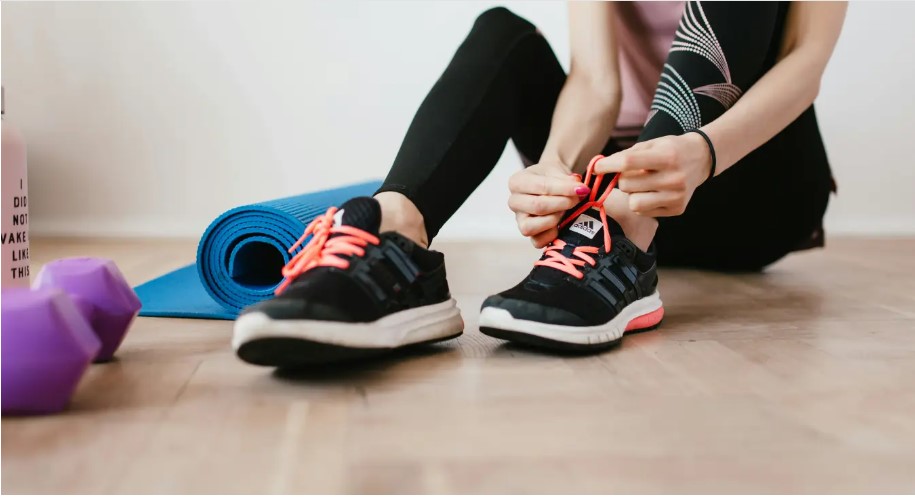 Hacer ejercicio es un hábito que a menudo nos proponemos sin lograrlo. (Foto Prensa Libre: Pexels)