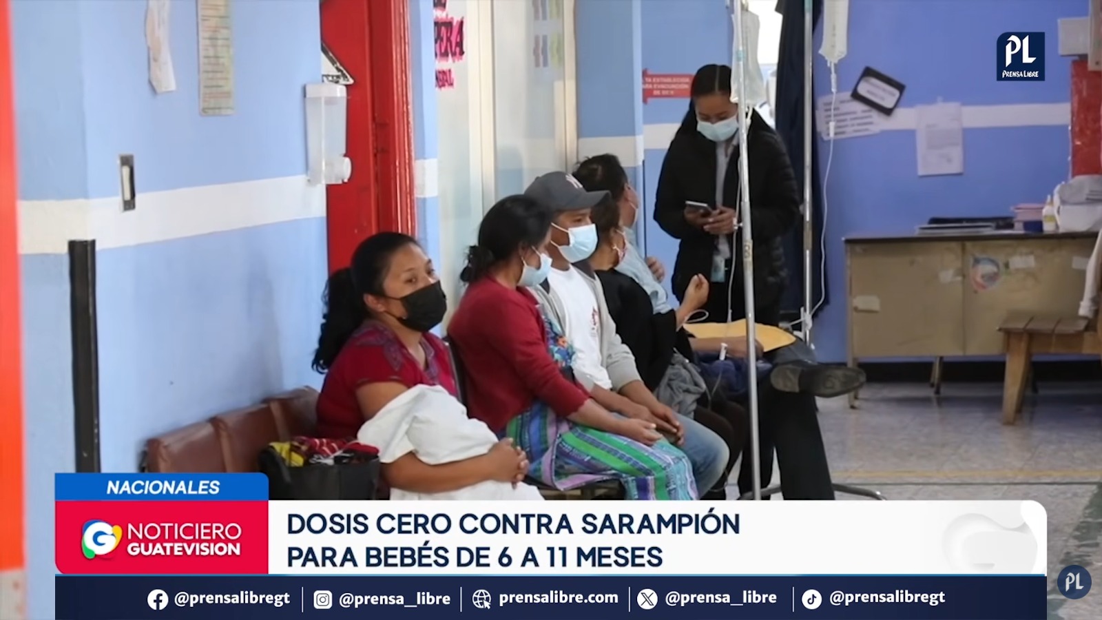 Autoridades de Salud habilitan puestos de vacunación en centros comerciales y áreas de alta afluencia para facilitar el acceso a la población. Imagen de referencia. (Foto: Prensa Libre, Guatevisión).