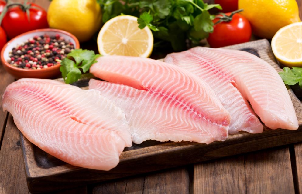 Pescado, tomate y limón: los productos con mayores alzas por Semana Santa, junto a otros productos de temporada