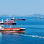 Imagen de referencia. Buques petroleros navegan por el estrecho de Ormuz en medio de la creciente tensión entre EE.UU. e Irán por el control marítimo. (Foto Prensa Libre: Shutterstock)