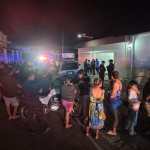 La panadería donde ocurrió el ataque armado permanece bajo resguardo policial en la aldea La Libertad, Nuevo San Carlos, Retalhuleu. (Foto Prensa Libre: Victoria Ruiz)