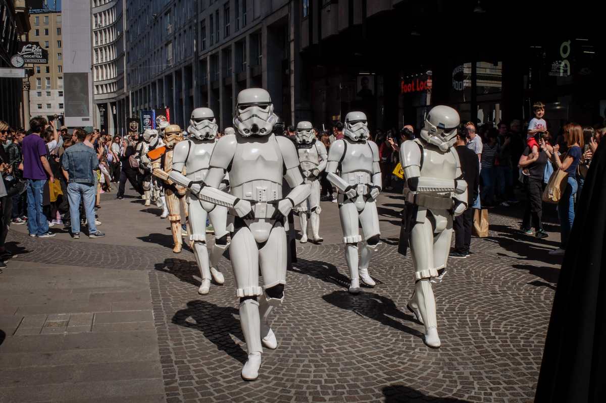 MILAN (Italy), 02/05/2026.- Enthusiasts in costume arrive at the Duomo square during the Star Wars parade in downtown Milan, Italy, 02 May 2026. (Italia) EFE/EPA/MATTEO CORNER