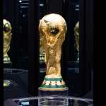 AME9015. HOUSTON (ESTADOS UNIDOS), 03/05/2026.- Fotografía que muestra el trofeo de la Copa Mundial de la FIFA 2026 durante el FIFA World Cup Trophy Tour este domingo, en Houston (Estados Unidos). EFE/ Carlos Ramírez