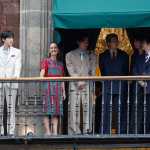 ACOMPAÑA CRÓNICA: MÉXICO BTS MÚSICA MEX2020. CIUDAD DE MÉXICO (MÉXICO), 06/05/2026.- La presidenta de México, Claudia Sheinbaum (3-i) reacciona junto a los integrantes del grupo surcoreano de K-pop BTS este miércoles, durante una visita al Palacio Nacional de Ciudad de México (México). EFE/ Sáshenka Gutiérrez
