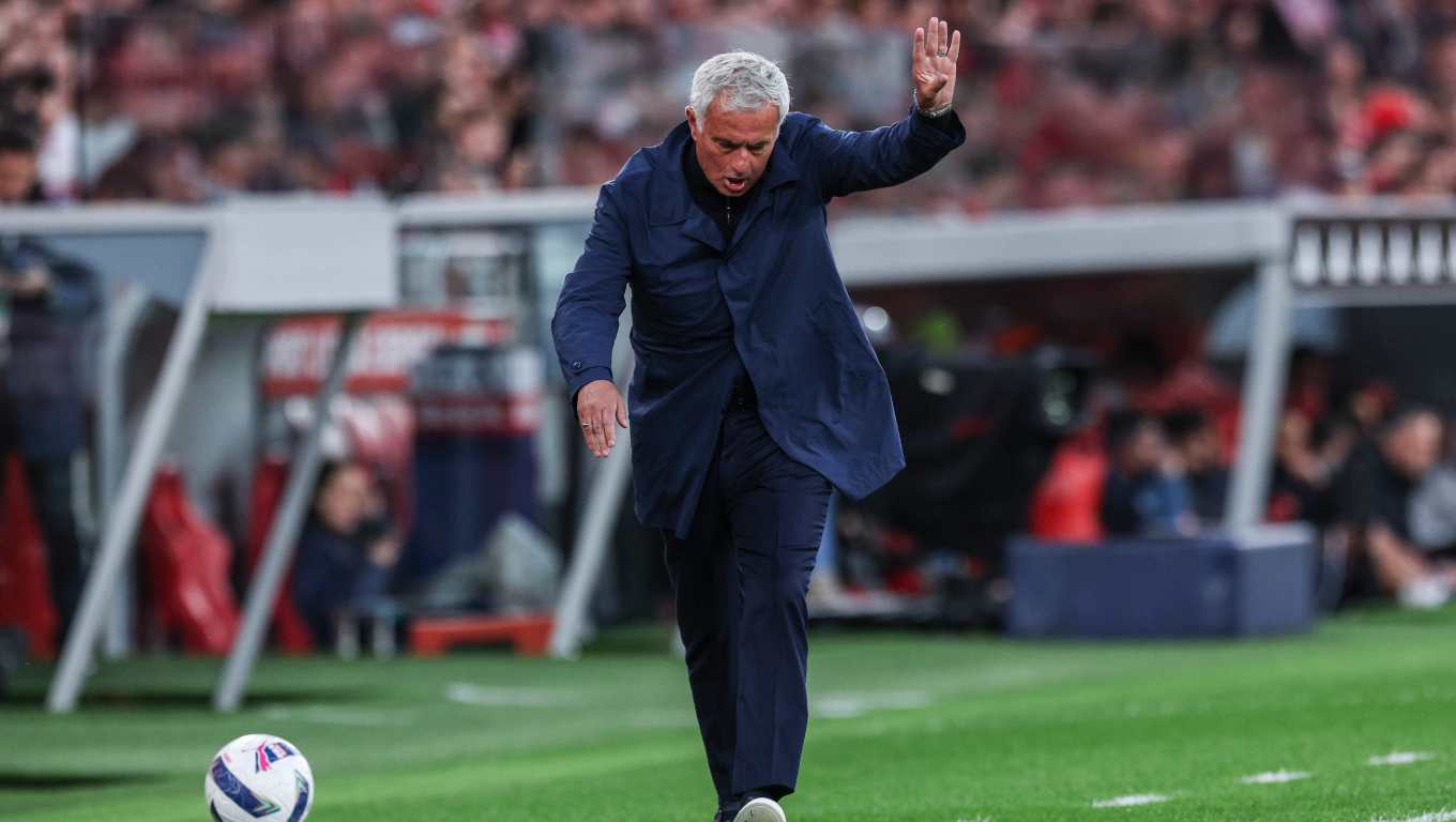 El director técnico portugués Jose Mourinho. (Foto Prensa Libre: EFE/EPA/MIGUEL A. LOPES).
