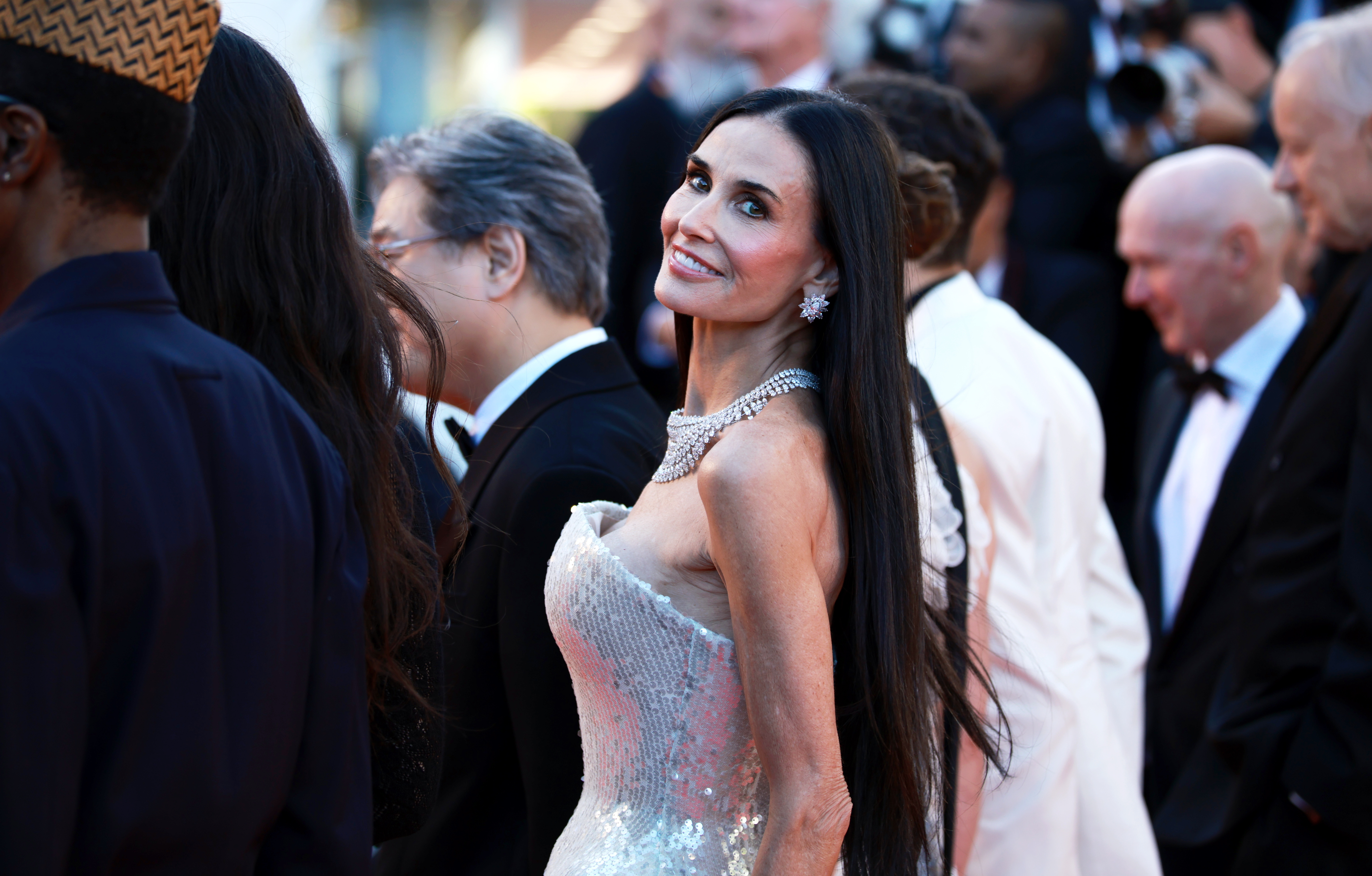 Demi Moore y su cambio físico en Cannes 2026 desatan comentarios en redes