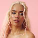 Fotografía cedida por Pablo Escudero donde aparece la cantante colombiana Karol G, que recibirá el Premio a la Excelencia como Artista Internacional en los American Music Awards (AMA). (Foto Prensa Libre: EFE)