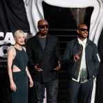 Los actores estadounidenses Ana Faris, Marlon Wayans y Shawn Wayans posan durante la alfombra roja de la película Scary Movie 6. (Foto Prensa Libre: EFE)