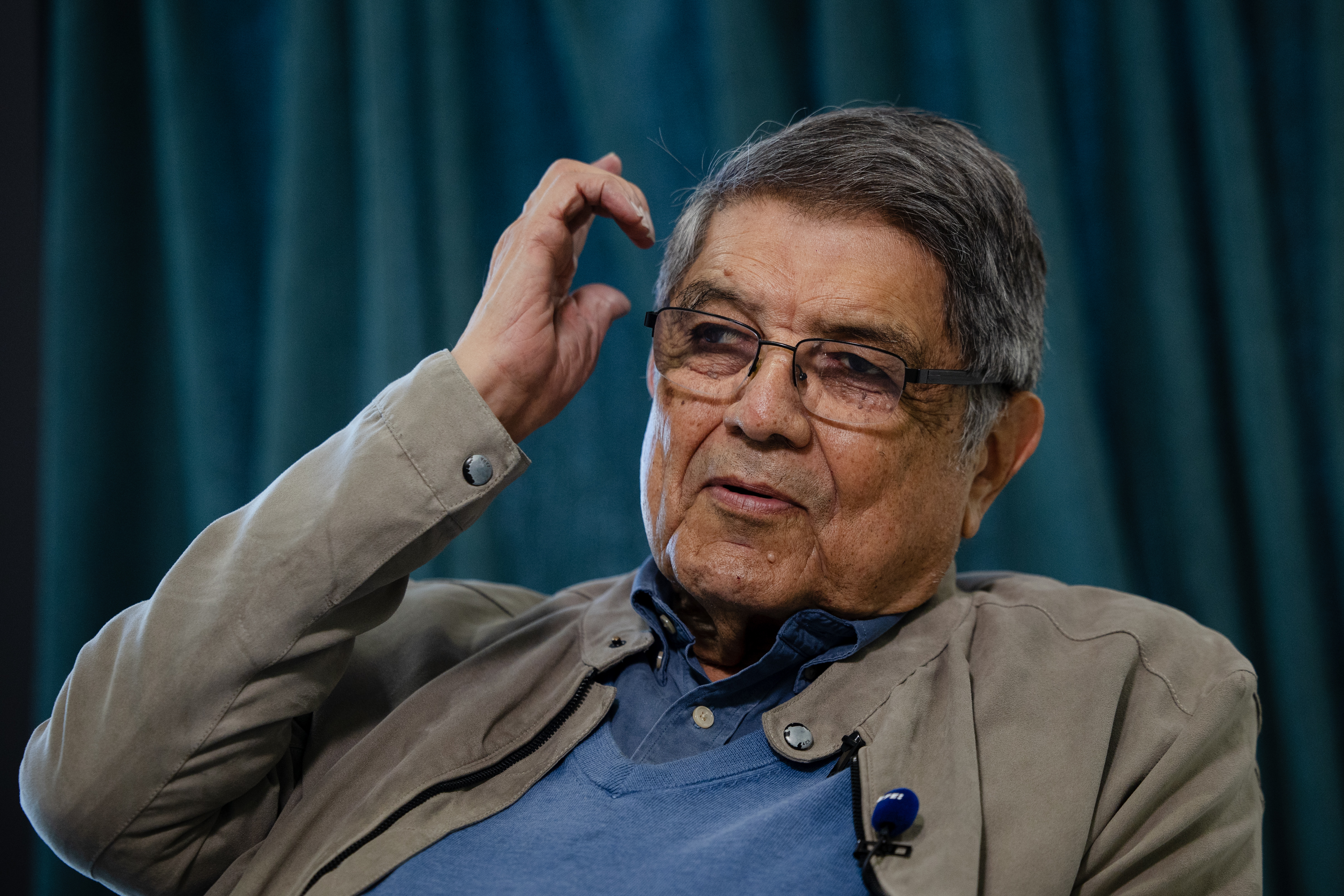 El escritor hispanonicaragüense Sergio Ramírez ha sido elegido para ocupar la silla L de la Real Academia Española (RAE), vacante desde el fallecimiento de Mario Vargas Llosa. (Foto Prensa Libre: EFE/Archivo/Daniel González). 
