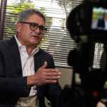 USA1048. MIAMI (FL, EEUU), 21/05/2026.- El expresidente de Honduras (2014-2022), Juan Orlando Hernández, habla en una entrevista con EFE este jueves, en Miami (Estados Unidos). Hernández afirmó que son "falsos" los supuestos audios de la investigación 'Hondurasgate' que lo vinculan con una presunta campaña de Estados Unidos e Israel contra los gobiernos de México y Colombia. EFE/ Alberto Boal