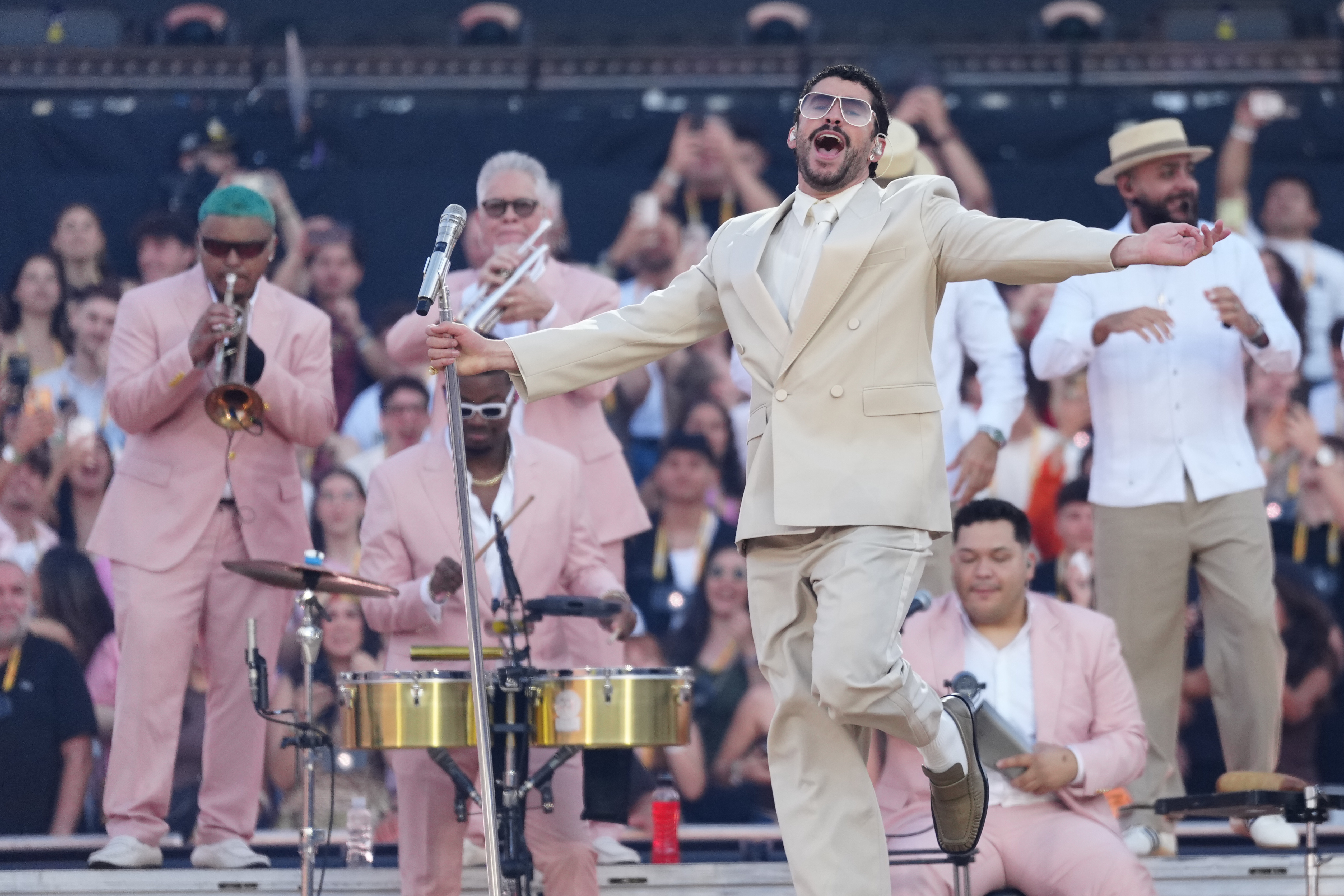 BARCELONA, 22/05/2026.- El cantante puertorriqueño Bad Bunny, durante el concierto ofrecido este viernes en el Estadio Olímpico de Barcelona. EFE/Alejandro García
