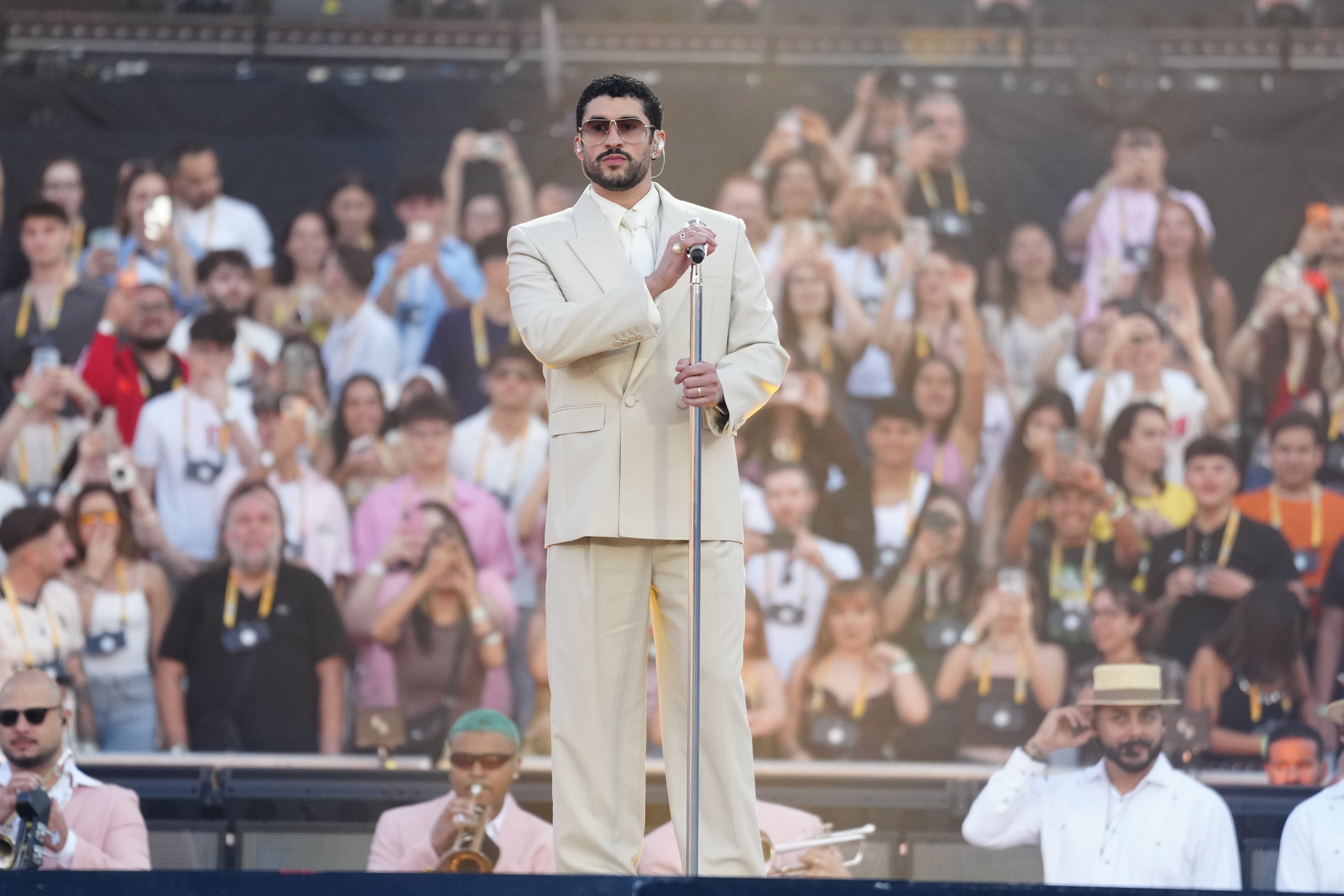 BARCELONA, 22/05/2026.- El cantante puertorriqueño Bad Bunny, durante el concierto ofrecido este viernes en el Estadio Olímpico de Barcelona. EFE/Alejandro García