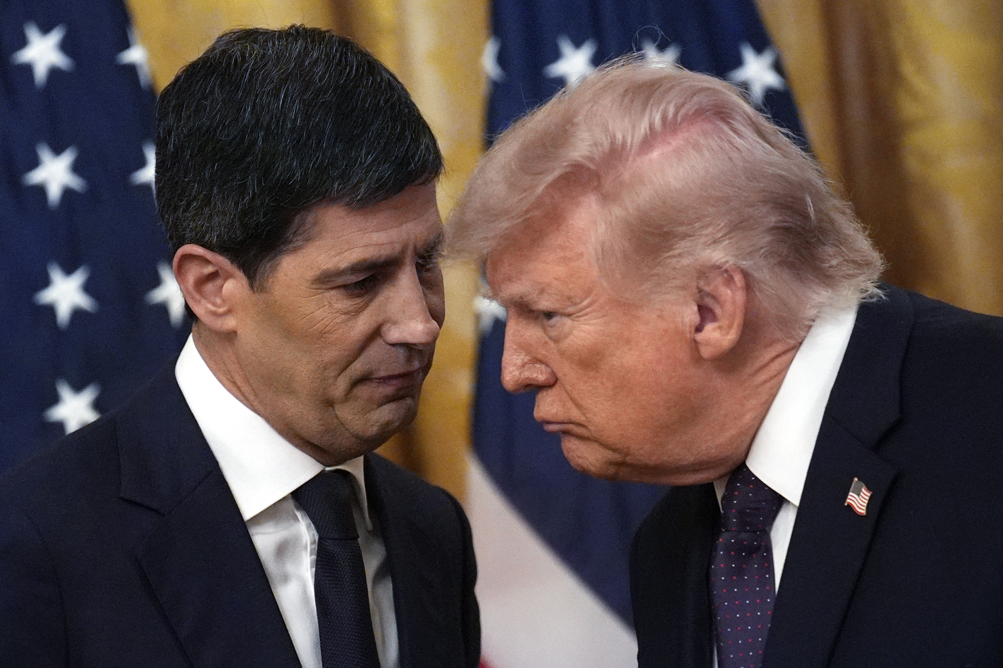 Donald Trump, presidente de EE. UU., vuelve a enfrentarse a la Reserva Federal (Fed) por el aumento de los tipos de interés.