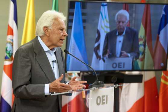 MADRID, 22/05/2026.-El expresidente del Gobierno, Felipe González, interviene durante el acto en el que recoge el Premio Ana Frank del Centro Ana Frank Argentina para América Latina y la Organización de Estados Iberoamericanos, este viernes en Madrid.-EFE/ Víctor Lerena