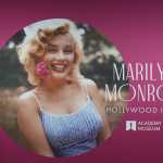 Fotografía que muestra una imagen en la exposición que celebra el centenario del nacimiento de Marilyn Monroe, en Los Ángeles (Estados Unidos). La actriz tuvo un momento icónico cuando cantó Feliz cumpleaños a John F. Kennedy en 1962. (Foto Prensa Libre: EFE)