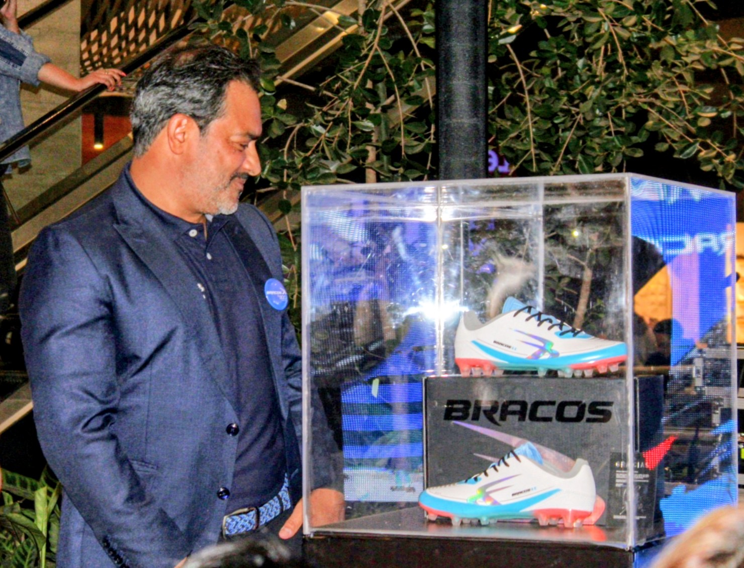 “Quiero ver a muchos niños jugando con estos zapatos”: El Pescado Ruiz regresa a Guatemala con una línea de calzado