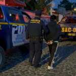 Emilio “N”, alias “Primo”, fue capturado por la PNC tras el ataque armado contra una maestra en Santa Lucía Milpas Altas, Sacatepéquez. (Foto Prensa Libre: PNC)