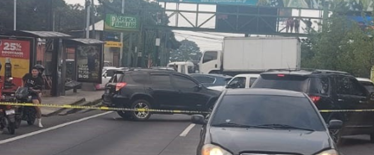 Video de intensa balacera en la Interamericana: Reportan un muerto y cierre vial en el kilómetro 19