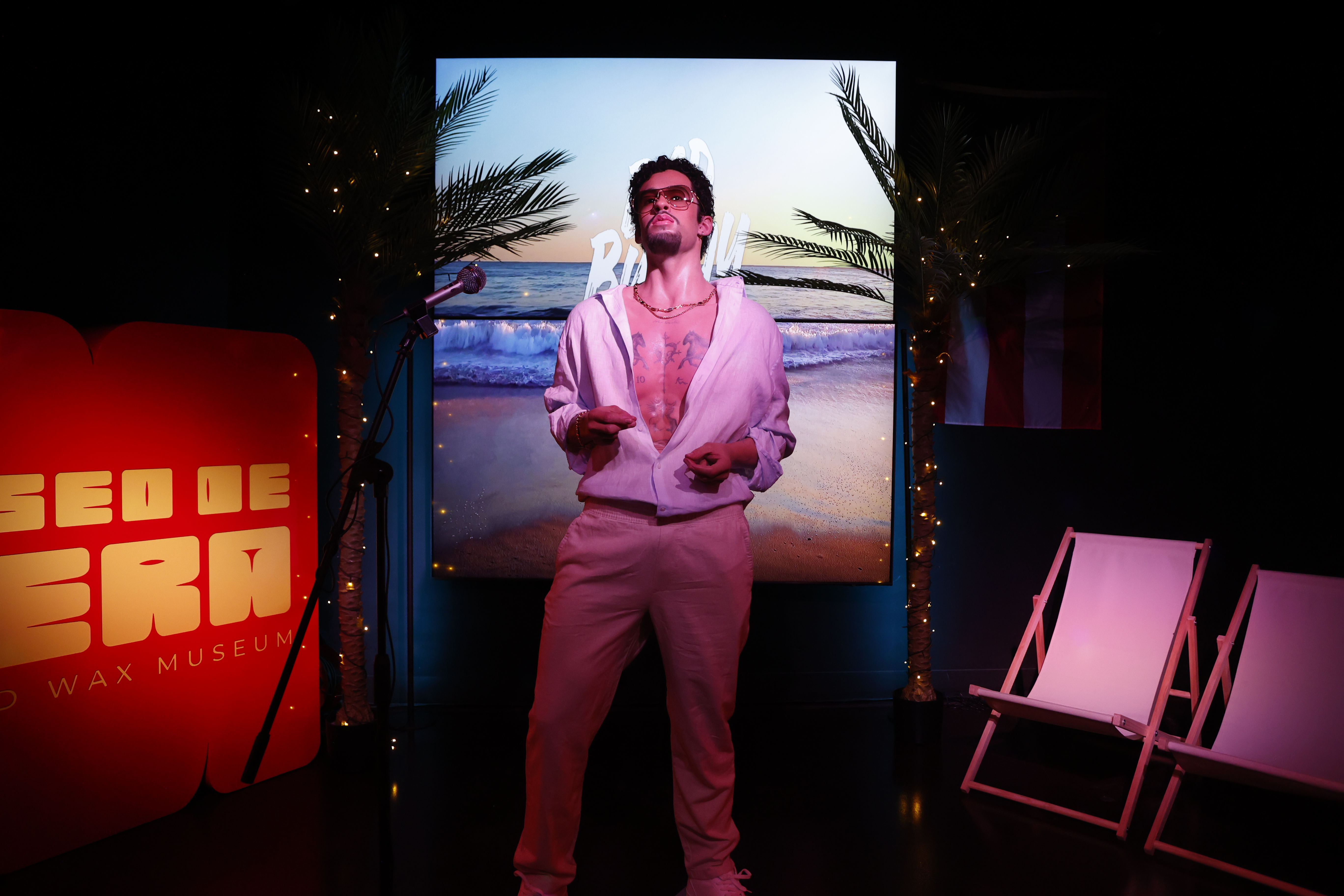 El Museo de Cera de Madrid estrena este jueves, la nueva figura de Bad Bunny, dos días antes de que comience su serie de 10 conciertos en la capital. (Prensa Libre: EFE)