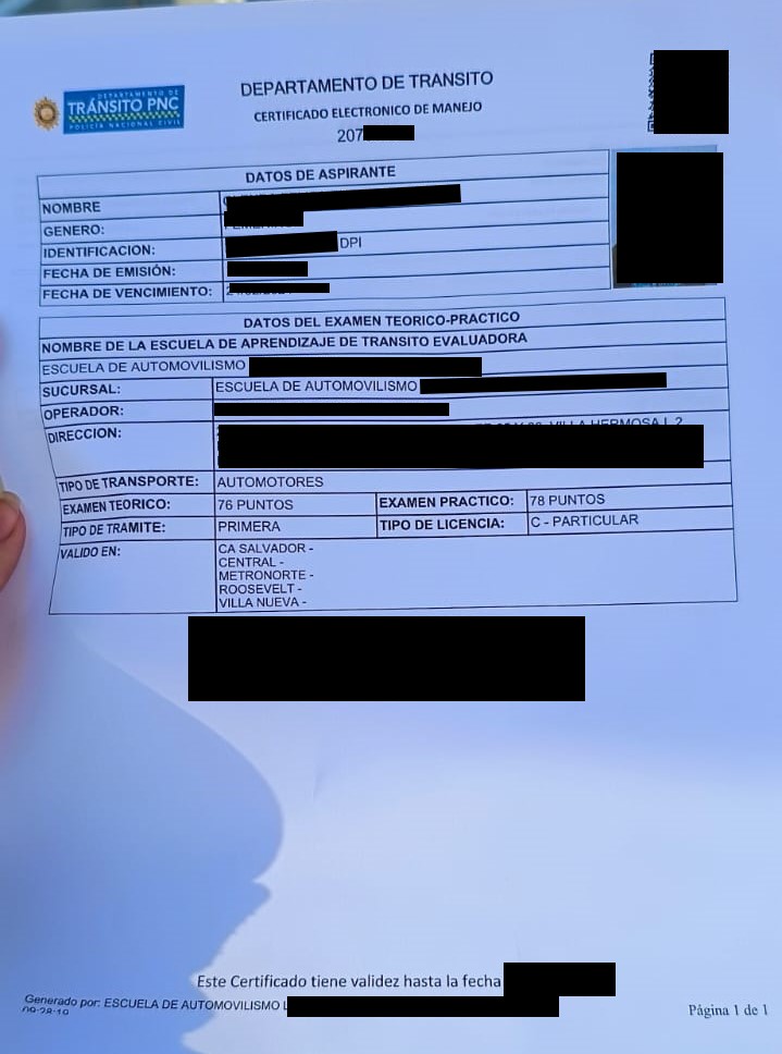 Ejemplo de certificado electrónico emitido por el Departamento de Tránsito tras la aprobación de las pruebas teórica y práctica para obtener la licencia de conducir en Guatemala. (Foto, Prensa Libre: Glenda Burrión).