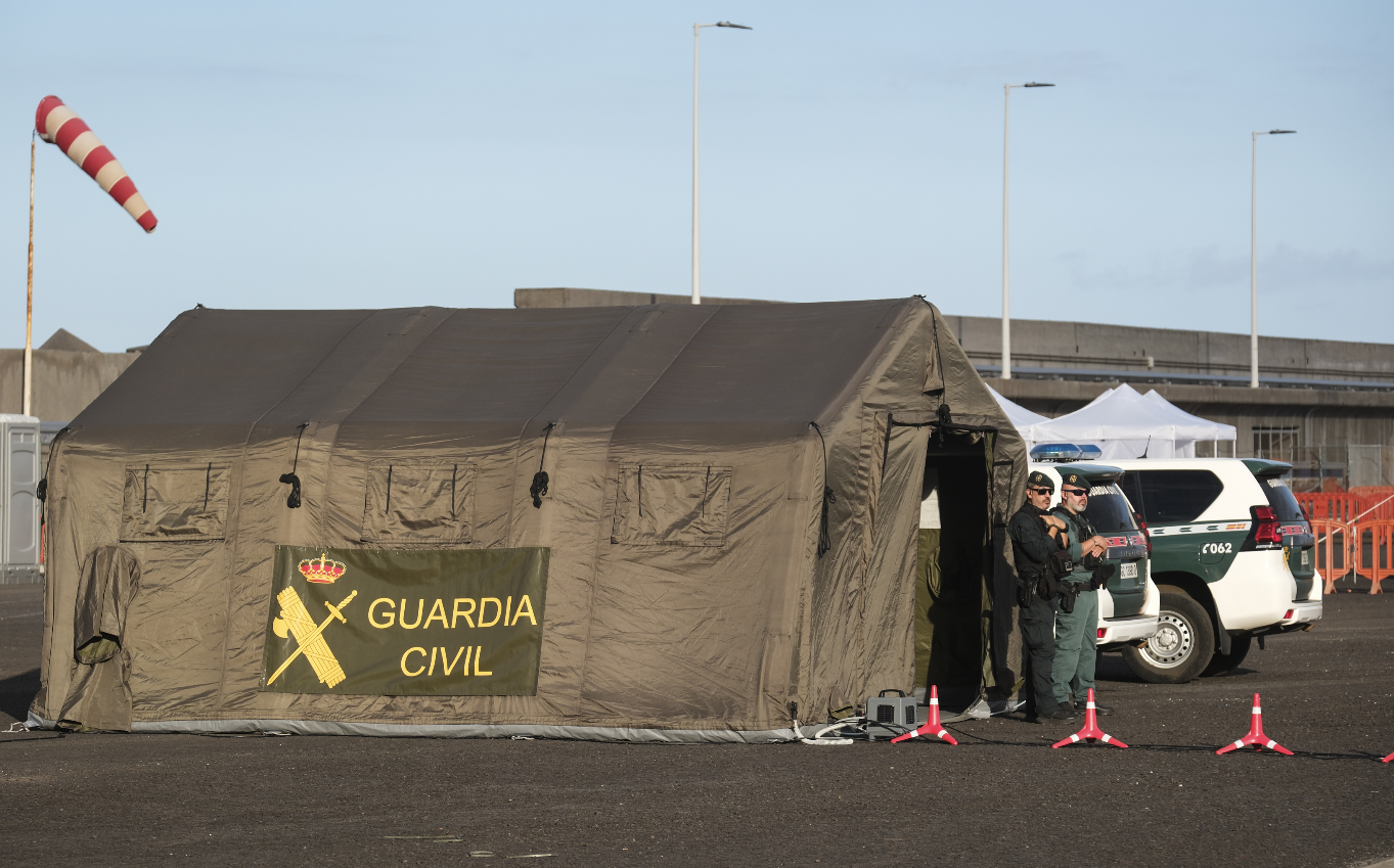 ESPAÑA SE ALISTA PARA RECIBIR CRUCERO CON HANTAVIRUS