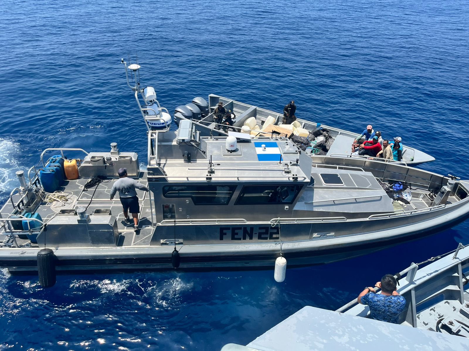 Lancha interceptada por Ejército de Guatemala en operativo naval en el Pacífico