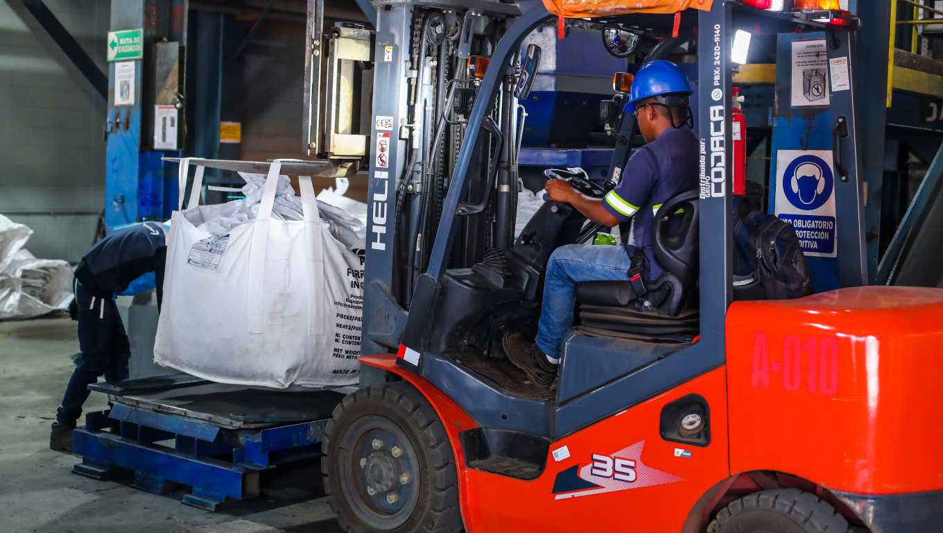 La reserva minera en el lugar es de 36.2 millones de toneladas de mineral con una concentración de 1.86% den níquel por tonelada. (Foto Prensa Libre: Juan Diego González)