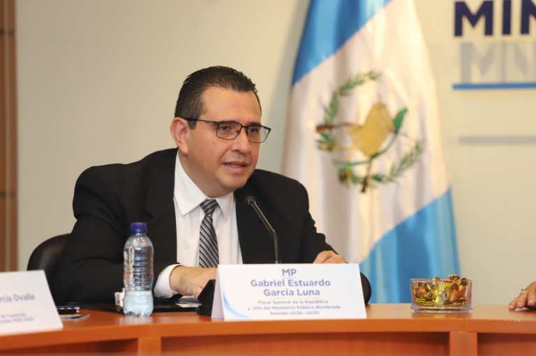 Gabriel García Luna asume como fiscal general del MP para el período 2