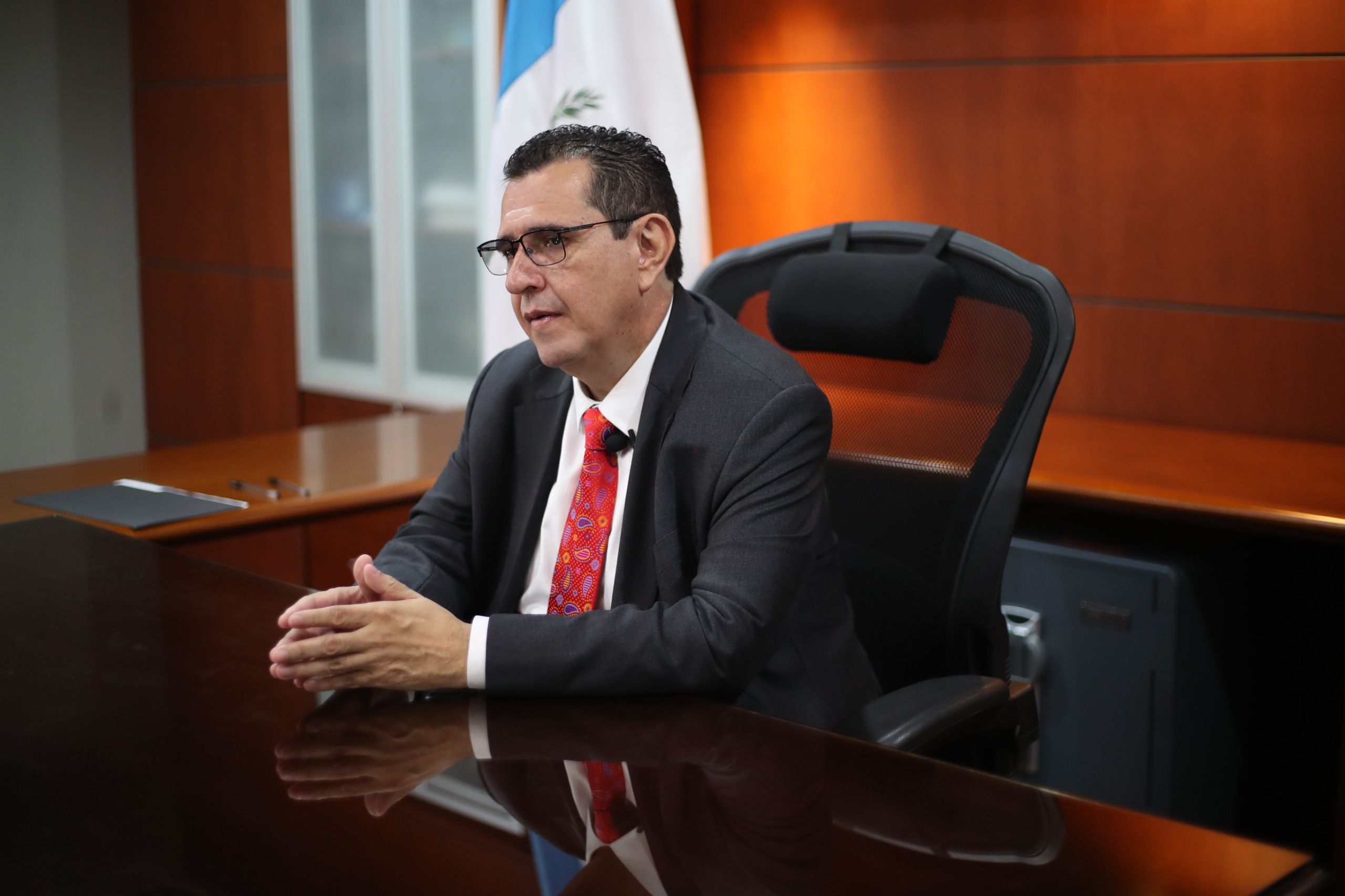 Desde su oficina en el Ministerio Público, Gabriel García Luna anunció evaluaciones internas y cambios en la FECI.