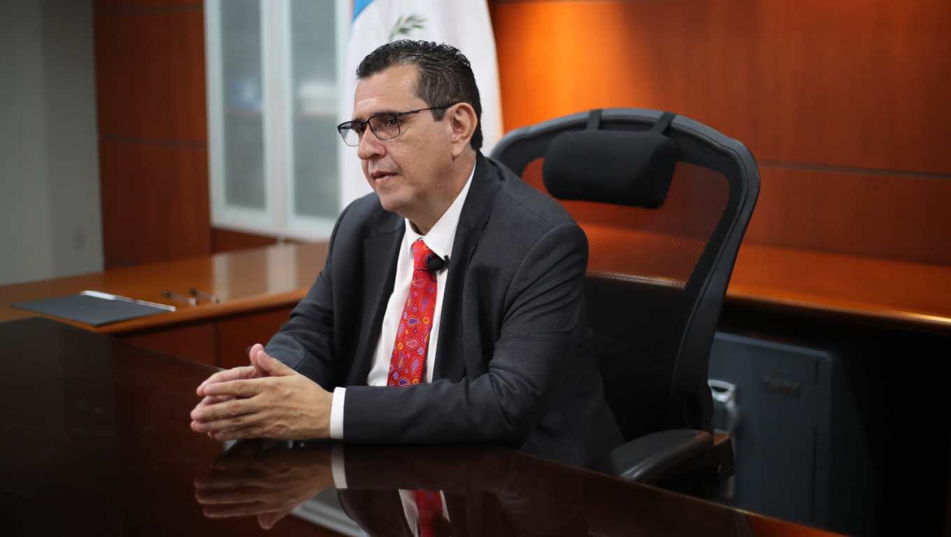 Desde su oficina en el Ministerio Público, Gabriel García Luna anunció evaluaciones internas y cambios en la FECI.