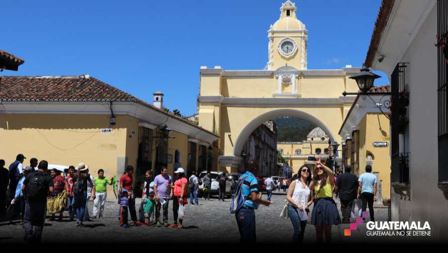 Turistas señalan que es difícil transportarse entre destinos en Guatemala