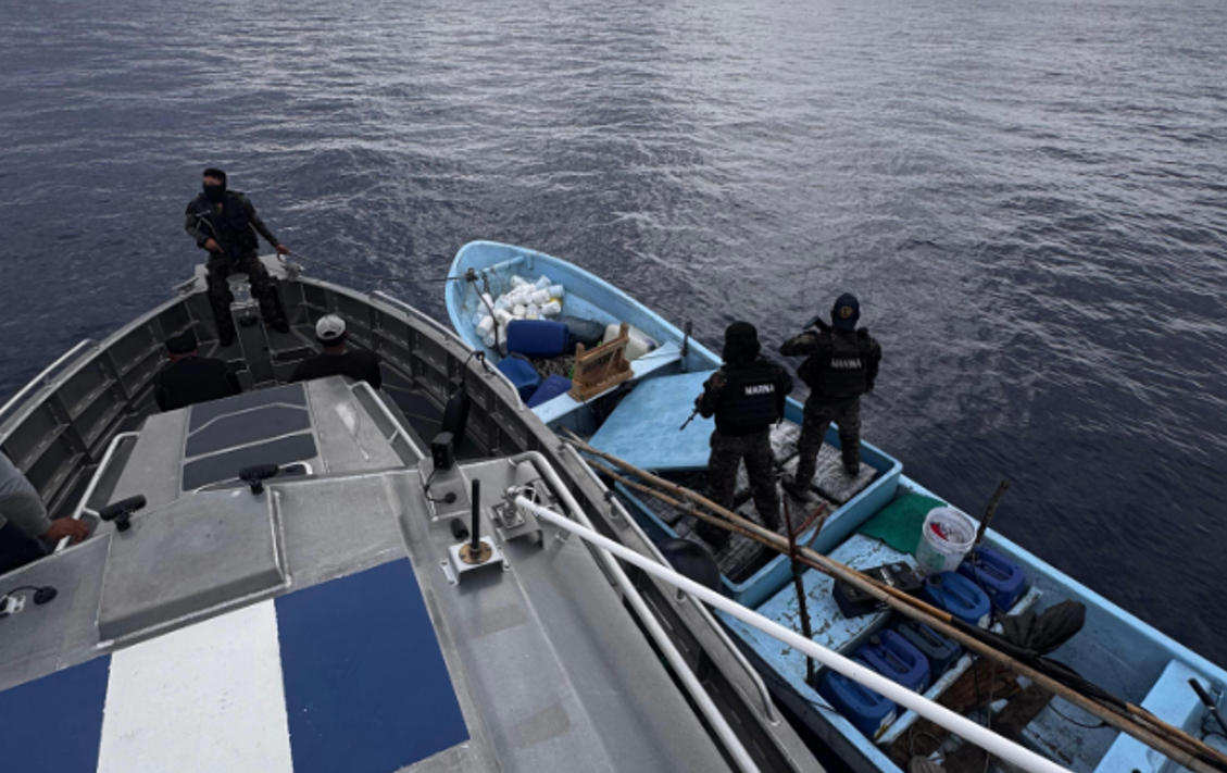 INTERCEPTAN EMBARCACIÓN EN EL PACÍFICO