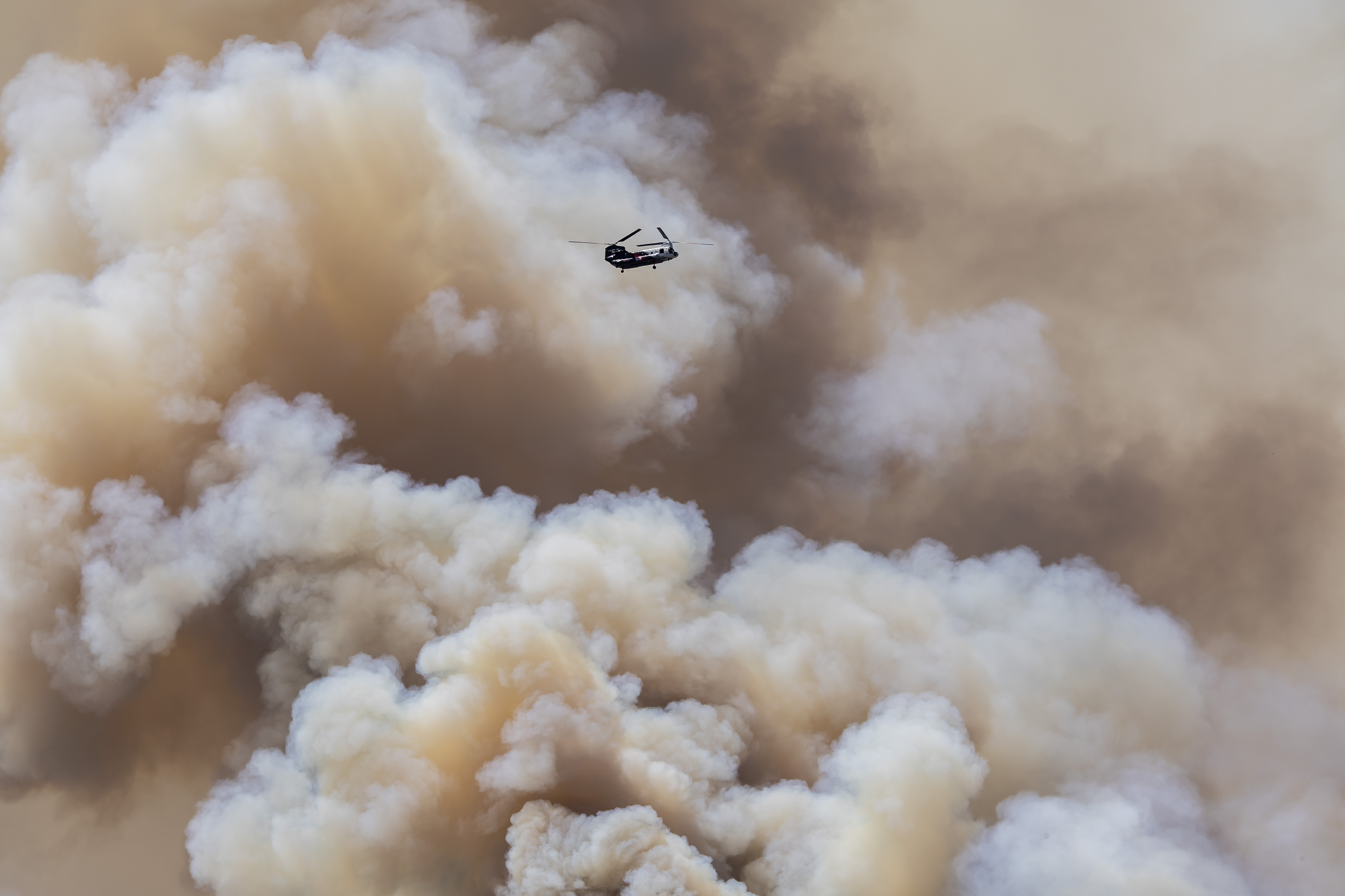Un 15% controlado: Cómo avanza el incendio Sandy que ha afectado California por tercer día consecutivo