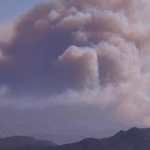 Un incendio azota el sur de California y obliga a la evacuación de más de 20.000 personas