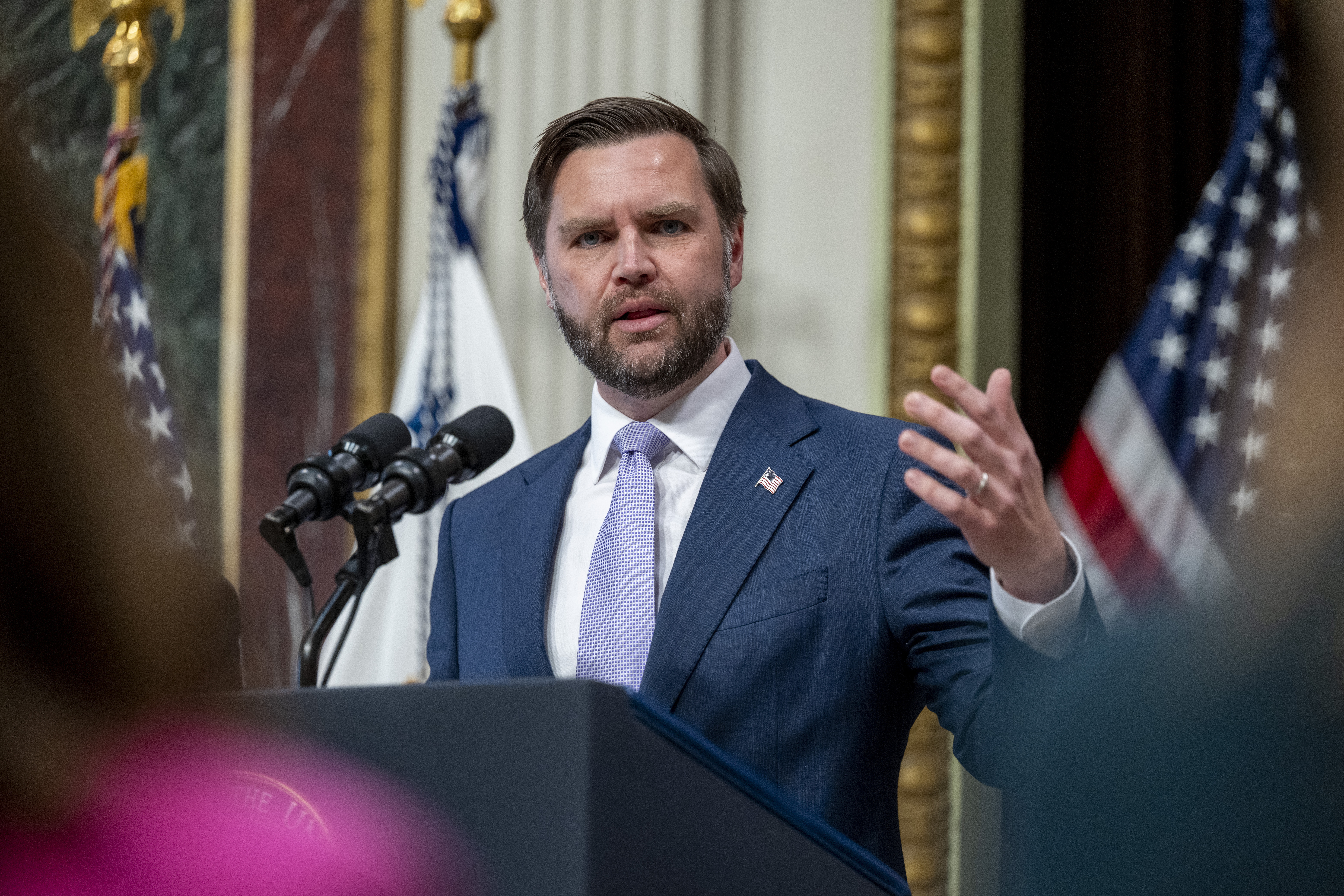 El vicepresidente de EE. UU., JD Vance, habla sobre las iniciativas contra el fraude
