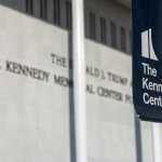 El Centro Memorial Kennedy cambia de nombre tras la votación de la junta designada por Trump.