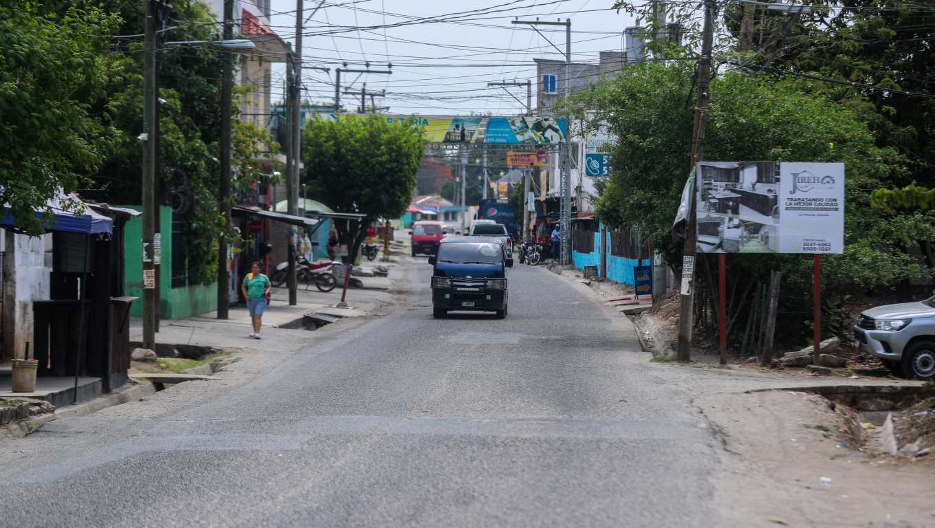 La aldea La Fragua, una pequeña comunidad en Zacapa que se encuentra a unos 145 kilómetros de la ciudad capital, es muy importante en el oriente del país por su ubicación geográfica y su desarrollo comercial. (Foto Prensa Libre: Juan Diego González)