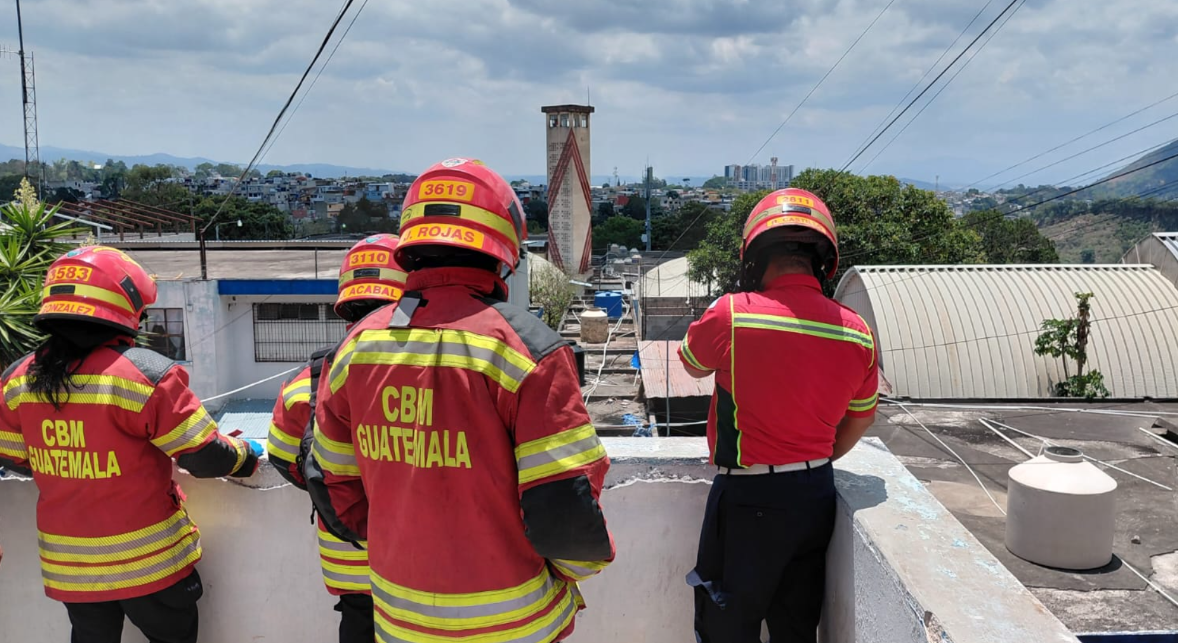 Bomberos confirman alteración del orden por parte de reclusas en cárcel de Santa Teresa