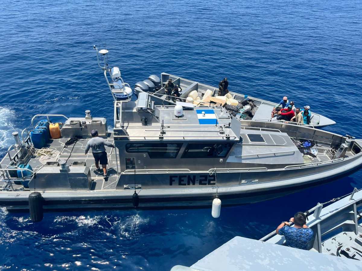 Mindef afirma que narcotraficantes operan hasta a 1,200 millas de las costas de Guatemala